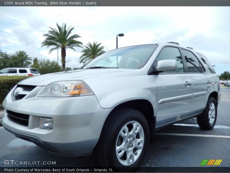 Front 3/4 View of 2005 MDX Touring
