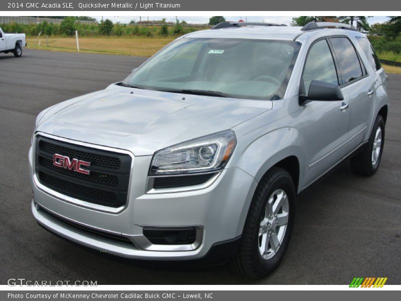 Front 3/4 View of 2014 Acadia SLE