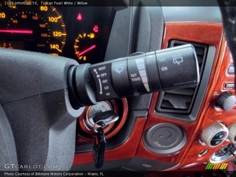 Tuscan Pearl White / Willow 2005 Infiniti QX 56