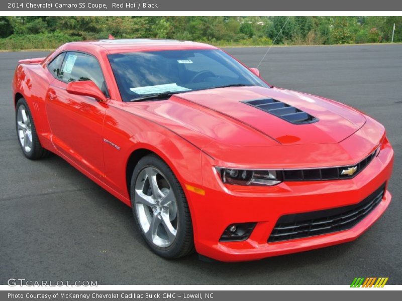 Front 3/4 View of 2014 Camaro SS Coupe
