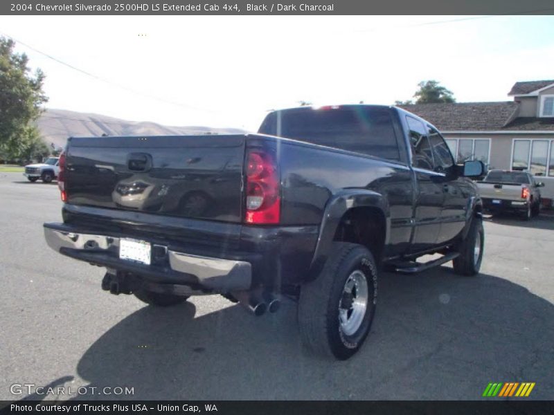 Black / Dark Charcoal 2004 Chevrolet Silverado 2500HD LS Extended Cab 4x4