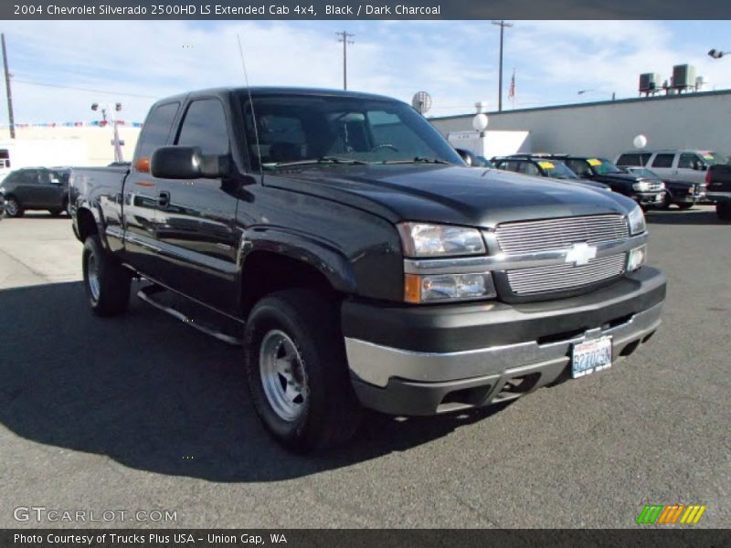 Black / Dark Charcoal 2004 Chevrolet Silverado 2500HD LS Extended Cab 4x4