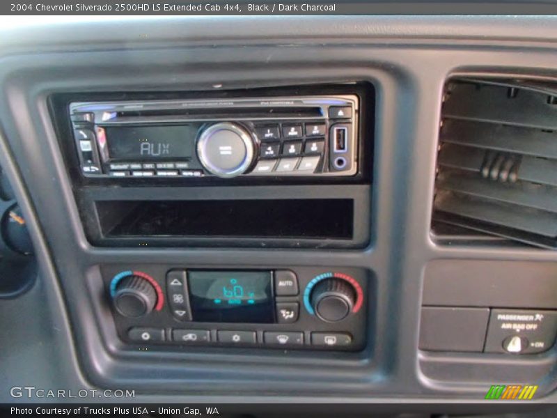 Black / Dark Charcoal 2004 Chevrolet Silverado 2500HD LS Extended Cab 4x4
