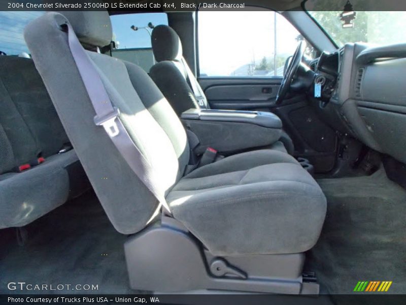 Black / Dark Charcoal 2004 Chevrolet Silverado 2500HD LS Extended Cab 4x4