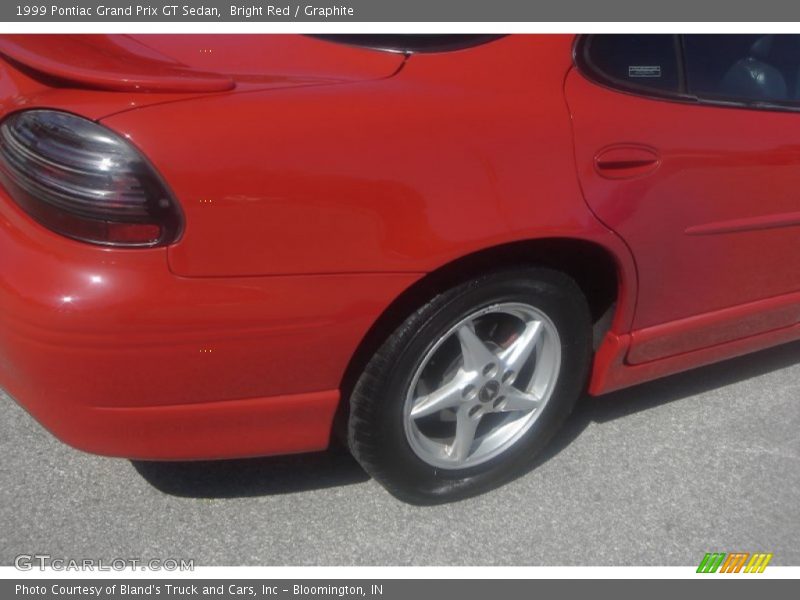 Bright Red / Graphite 1999 Pontiac Grand Prix GT Sedan