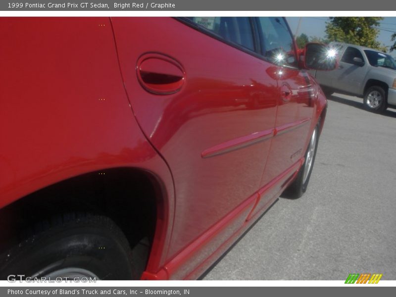 Bright Red / Graphite 1999 Pontiac Grand Prix GT Sedan
