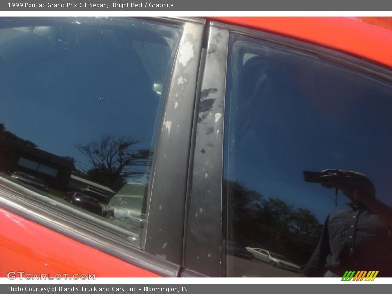 Bright Red / Graphite 1999 Pontiac Grand Prix GT Sedan