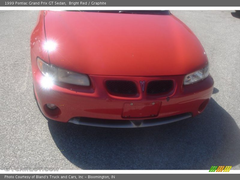 Bright Red / Graphite 1999 Pontiac Grand Prix GT Sedan