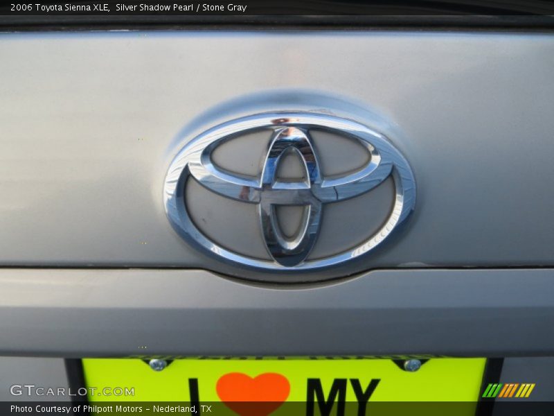 Silver Shadow Pearl / Stone Gray 2006 Toyota Sienna XLE
