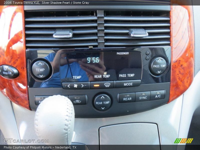 Silver Shadow Pearl / Stone Gray 2006 Toyota Sienna XLE