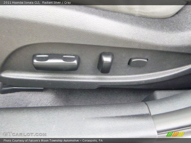 Radiant Silver / Gray 2011 Hyundai Sonata GLS