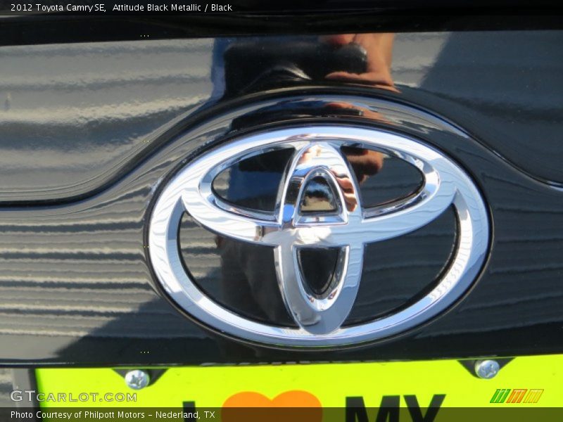 Attitude Black Metallic / Black 2012 Toyota Camry SE