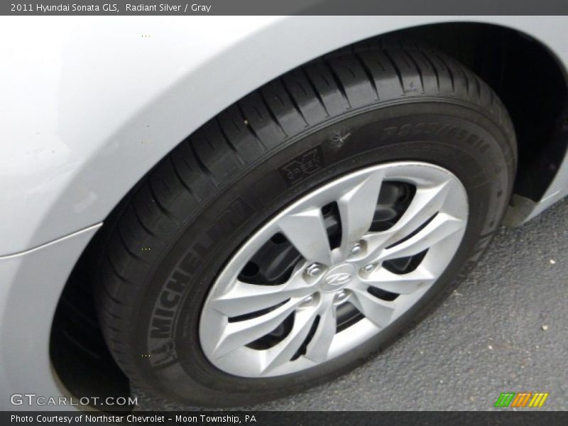 Radiant Silver / Gray 2011 Hyundai Sonata GLS