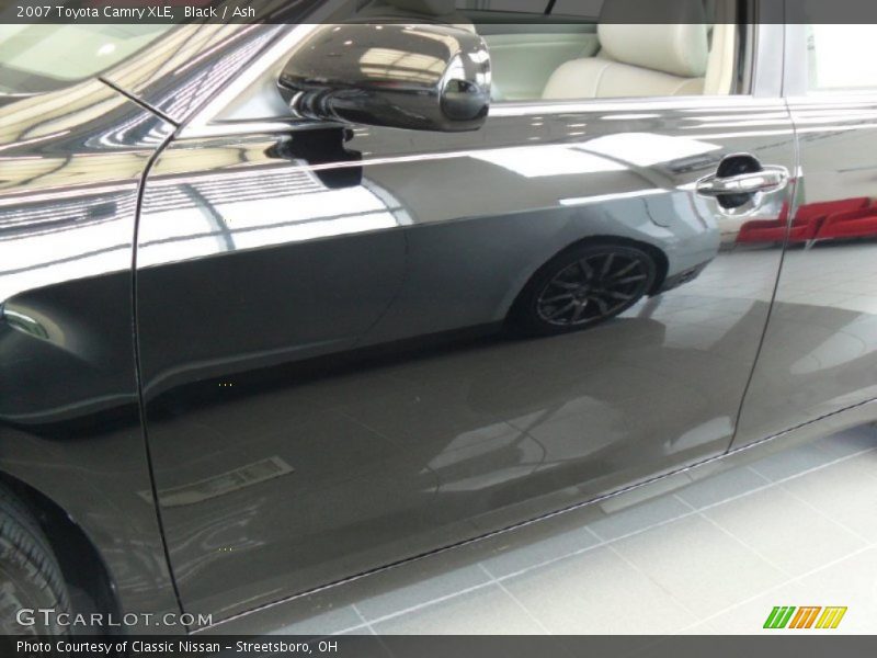 Black / Ash 2007 Toyota Camry XLE