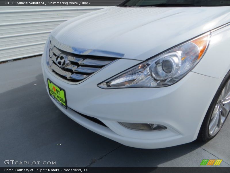 Shimmering White / Black 2013 Hyundai Sonata SE