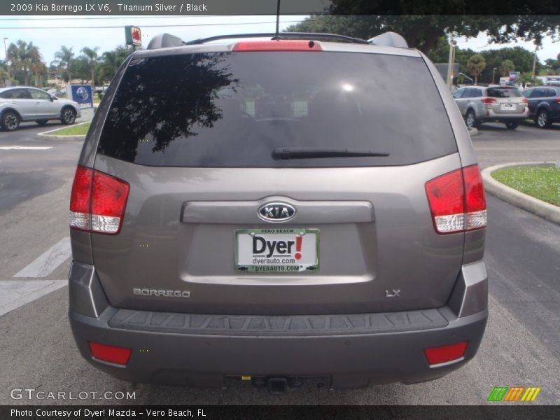 Titanium Silver / Black 2009 Kia Borrego LX V6