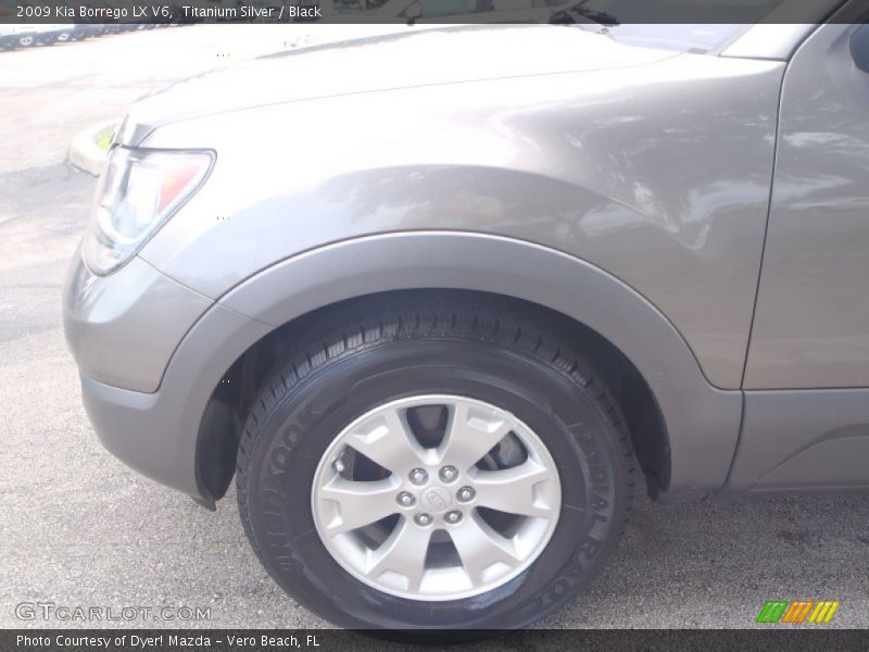 Titanium Silver / Black 2009 Kia Borrego LX V6