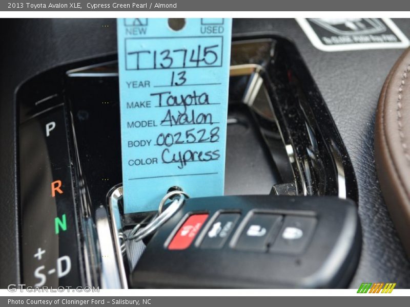Cypress Green Pearl / Almond 2013 Toyota Avalon XLE
