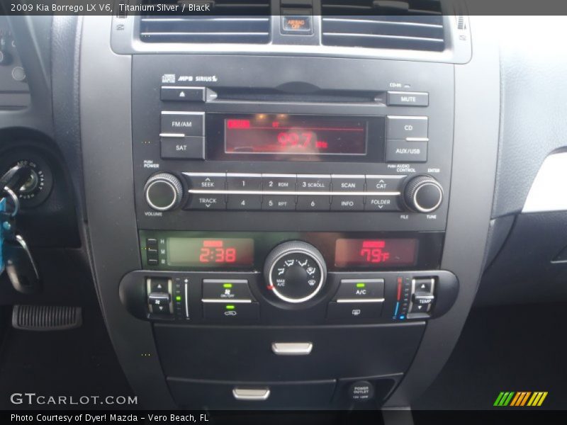 Titanium Silver / Black 2009 Kia Borrego LX V6