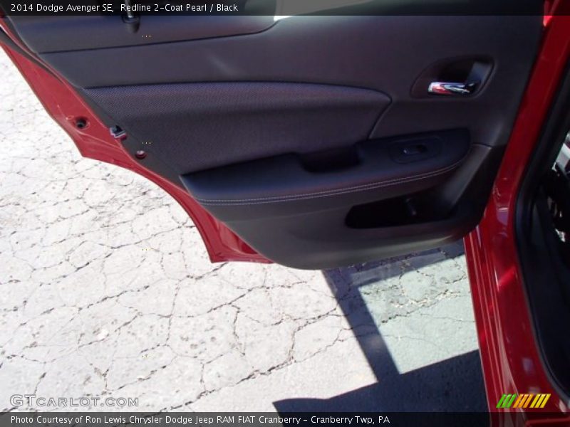 Redline 2-Coat Pearl / Black 2014 Dodge Avenger SE