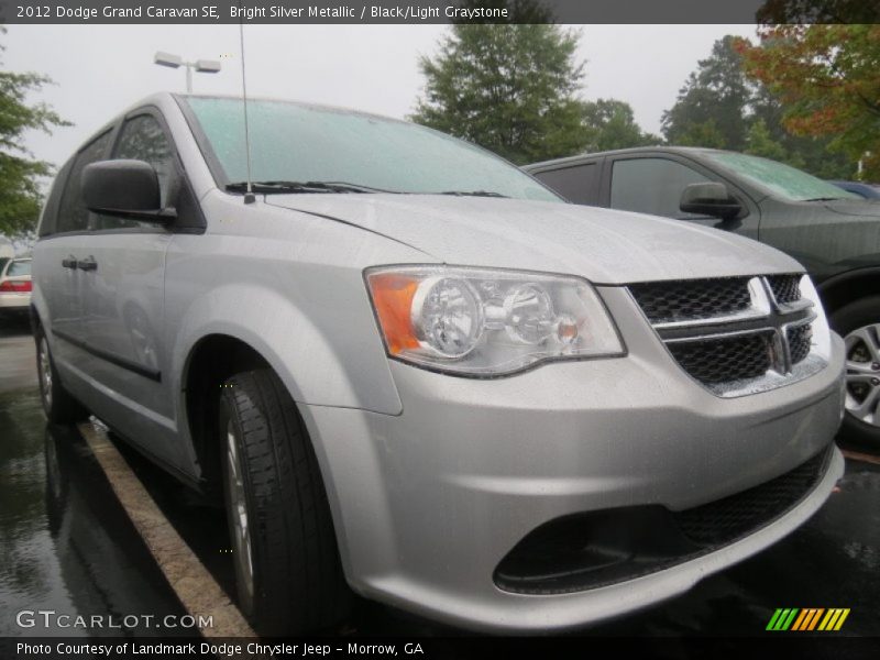 Bright Silver Metallic / Black/Light Graystone 2012 Dodge Grand Caravan SE