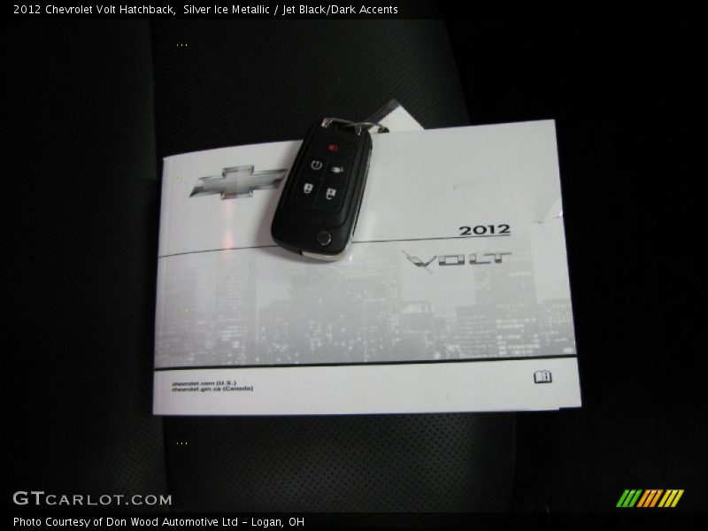 Silver Ice Metallic / Jet Black/Dark Accents 2012 Chevrolet Volt Hatchback