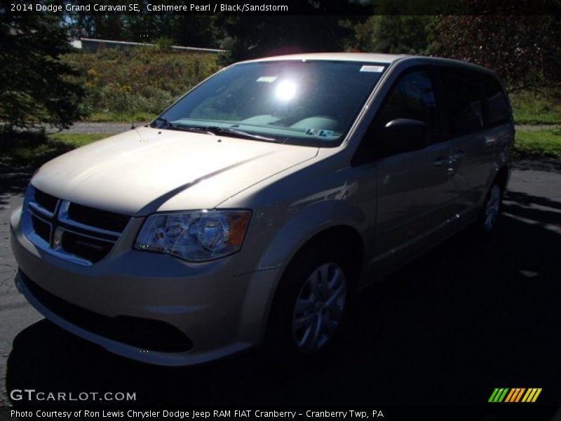 Cashmere Pearl / Black/Sandstorm 2014 Dodge Grand Caravan SE