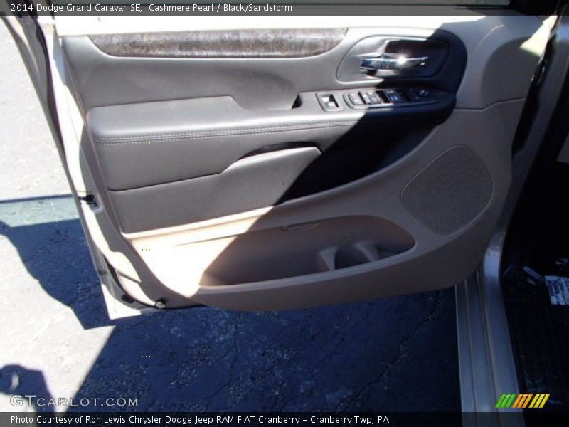 Cashmere Pearl / Black/Sandstorm 2014 Dodge Grand Caravan SE