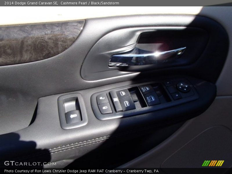 Cashmere Pearl / Black/Sandstorm 2014 Dodge Grand Caravan SE