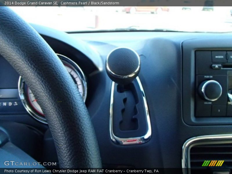 Cashmere Pearl / Black/Sandstorm 2014 Dodge Grand Caravan SE