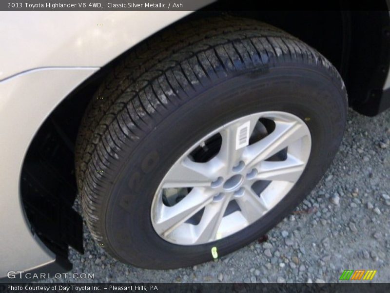 Classic Silver Metallic / Ash 2013 Toyota Highlander V6 4WD