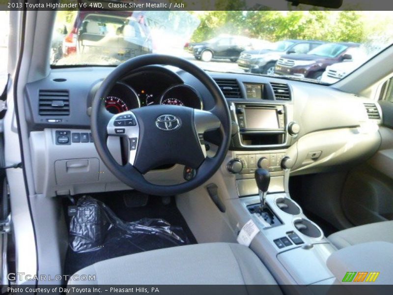 Classic Silver Metallic / Ash 2013 Toyota Highlander V6 4WD