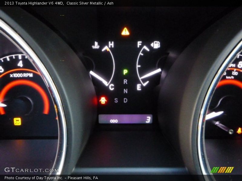 Classic Silver Metallic / Ash 2013 Toyota Highlander V6 4WD