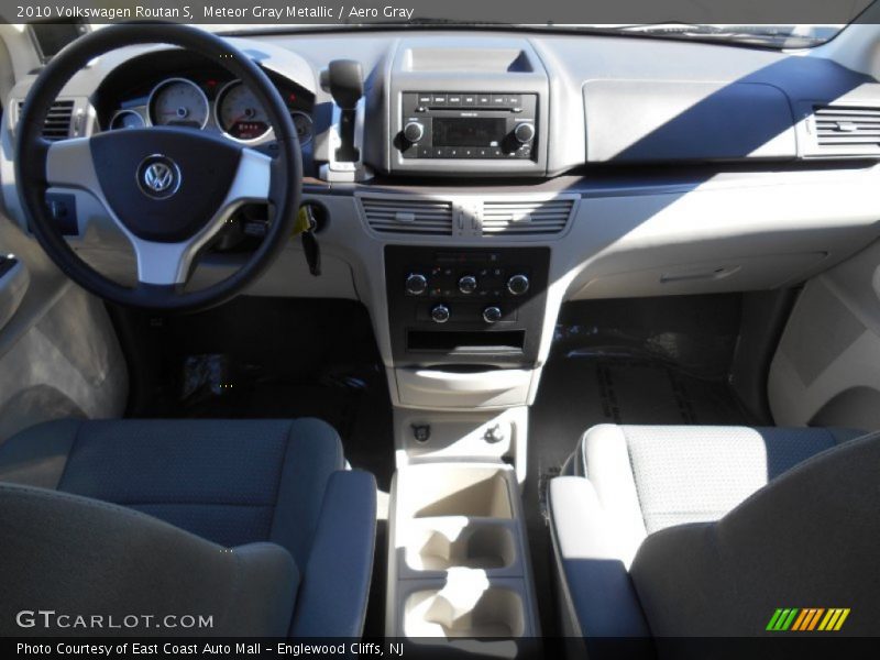 Meteor Gray Metallic / Aero Gray 2010 Volkswagen Routan S