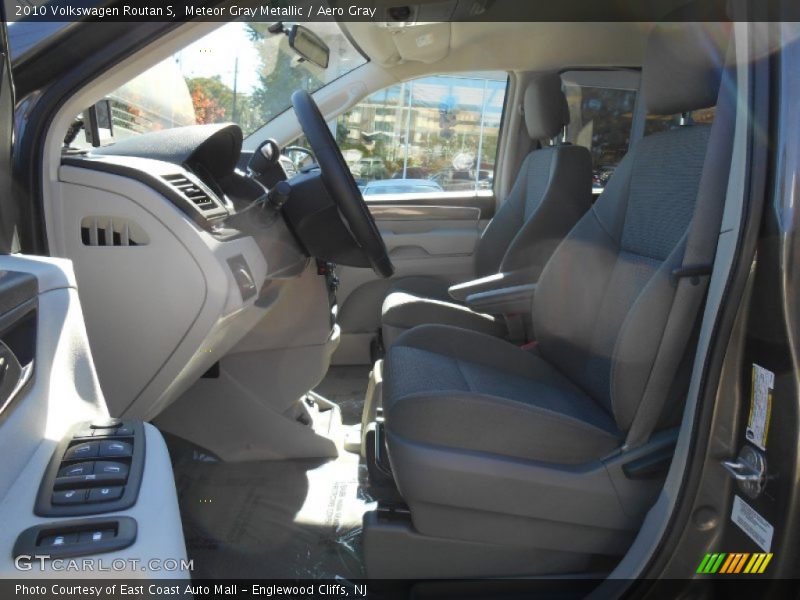 Meteor Gray Metallic / Aero Gray 2010 Volkswagen Routan S