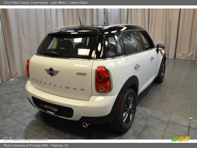 Light White / Carbon Black 2014 Mini Cooper Countryman