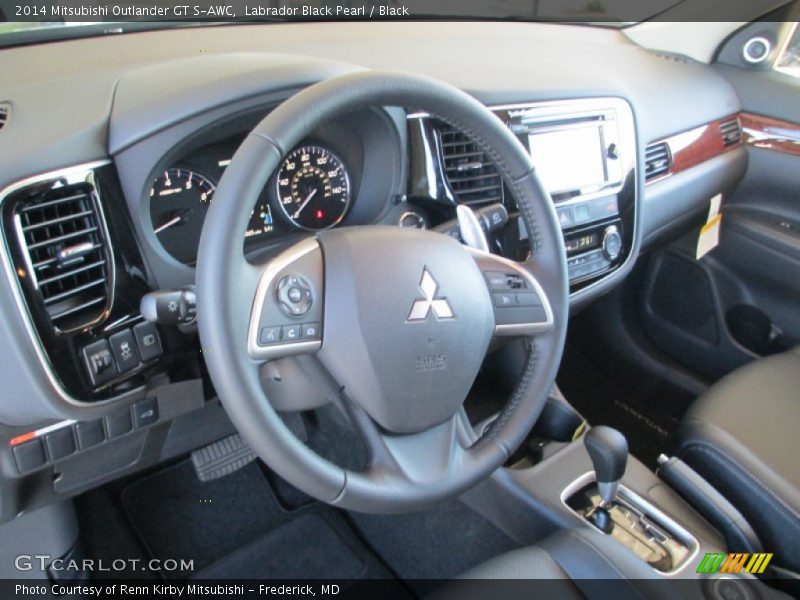 Dashboard of 2014 Outlander GT S-AWC