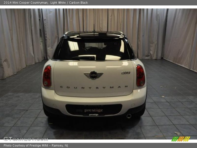 Light White / Carbon Black 2014 Mini Cooper Countryman