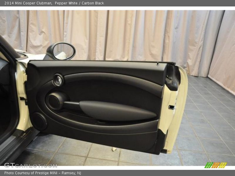 Pepper White / Carbon Black 2014 Mini Cooper Clubman