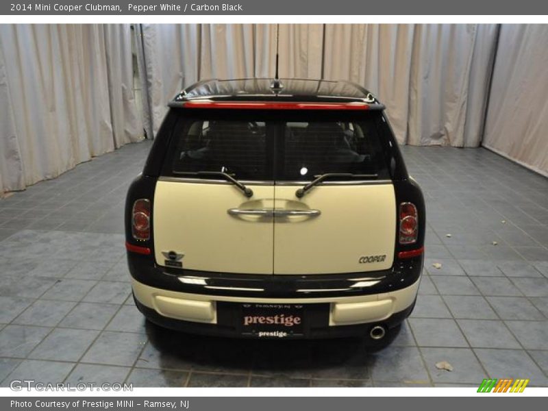 Pepper White / Carbon Black 2014 Mini Cooper Clubman