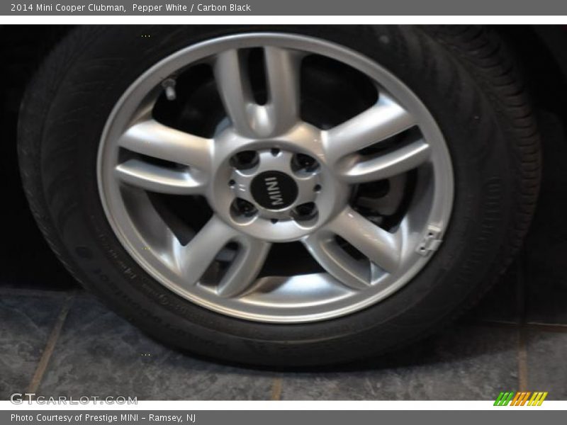 Pepper White / Carbon Black 2014 Mini Cooper Clubman
