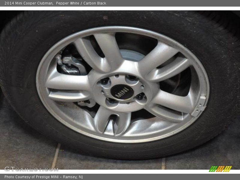 Pepper White / Carbon Black 2014 Mini Cooper Clubman