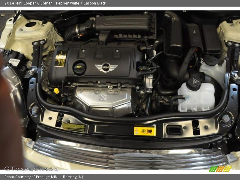 Pepper White / Carbon Black 2014 Mini Cooper Clubman