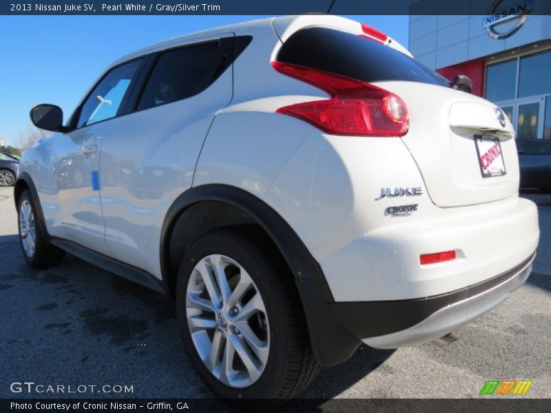 Pearl White / Gray/Silver Trim 2013 Nissan Juke SV