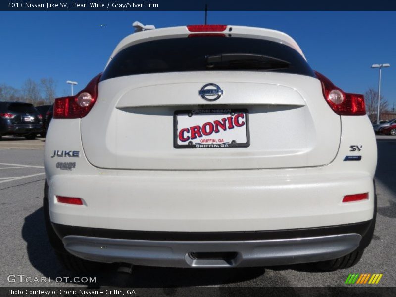 Pearl White / Gray/Silver Trim 2013 Nissan Juke SV