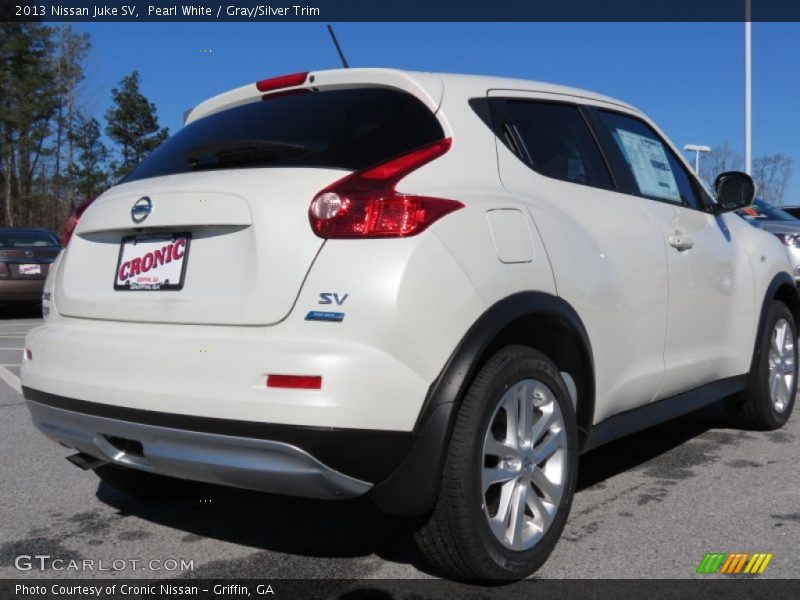 Pearl White / Gray/Silver Trim 2013 Nissan Juke SV