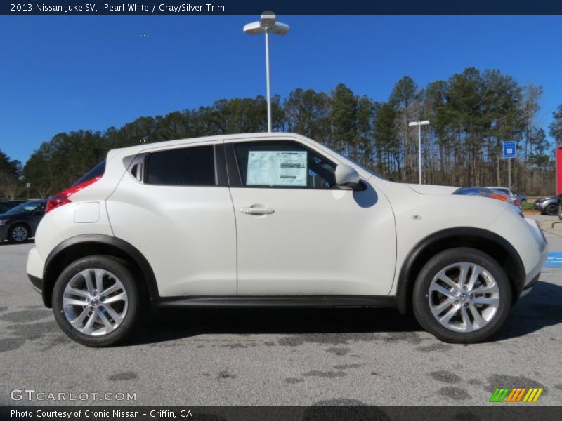 Pearl White / Gray/Silver Trim 2013 Nissan Juke SV