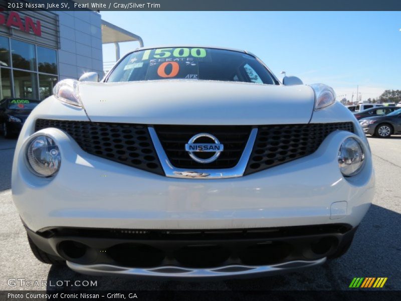 Pearl White / Gray/Silver Trim 2013 Nissan Juke SV