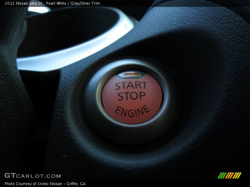 Pearl White / Gray/Silver Trim 2013 Nissan Juke SV