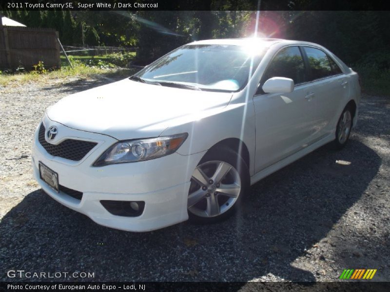 Super White / Dark Charcoal 2011 Toyota Camry SE